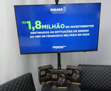 Evento de assinatura de obras e entrega de notebooks e headsets