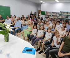 Evento de assinatura de obras e entrega de notebooks e headsets