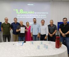 Evento de assinatura de obras e entrega de notebooks e headsets