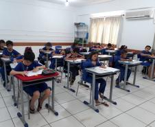 Alunos da Escola Municipal Sagrado Coração, de Francisco Beltrão, durante a Prova Paraná.