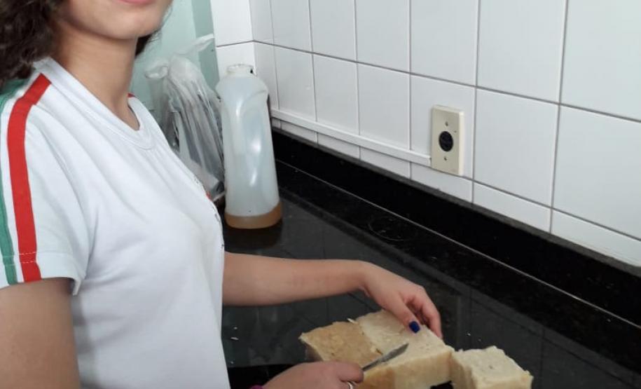 Colégio Industrial desenvolve atividades voltadas à sustentabilidade e meio ambiente Alunos aplicam conceitos de química na produção do sabão.