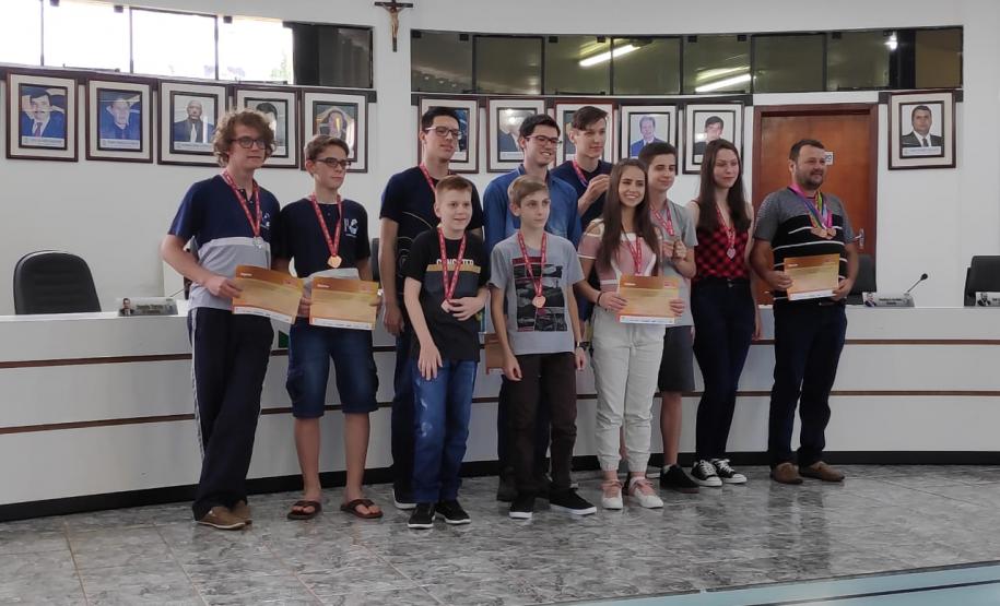 NRE de Beltrão tem 10 medalhistas na Olimpíada de Matemática